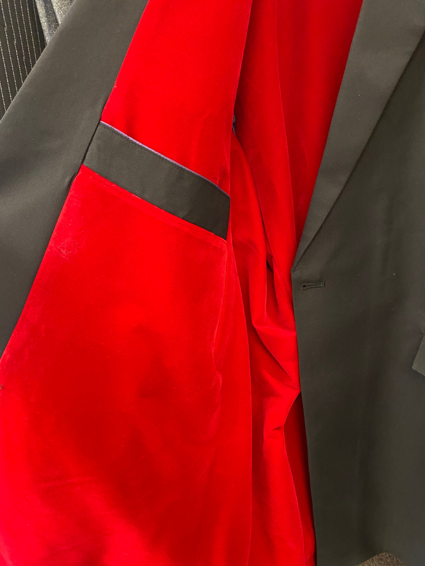 Black and Red velvet drape jacket chest size 62 Sale